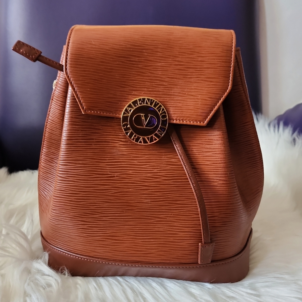 VALENTINO GARAVANI 🎒